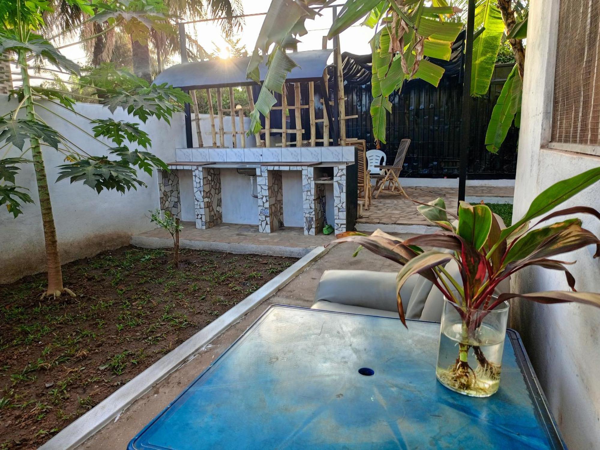 Casa Cacheu Homestay Guest House Бісау Екстер'єр фото